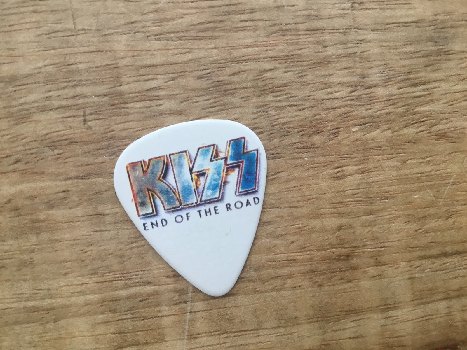 KISS End of the Road Tour gitaarplectrum gesigneerd, Ophalen of Verzenden, Zo goed als nieuw, Overige typen