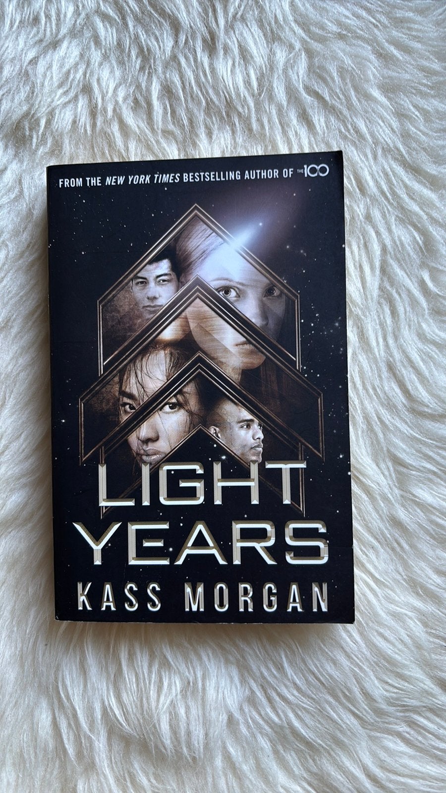 Kass Morgan - Light Years, Ophalen of Verzenden, Gelezen