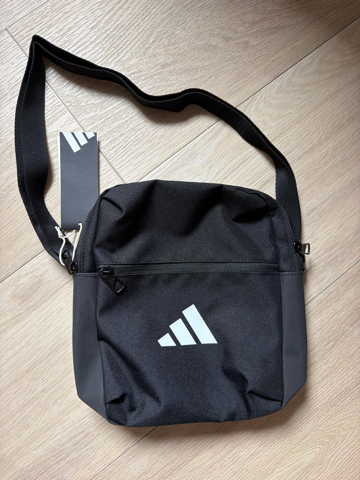 Adidas ESS Organizer Schoudertas - Zwart, Ophalen of Verzenden, Nieuw, Zwart, Overige merken