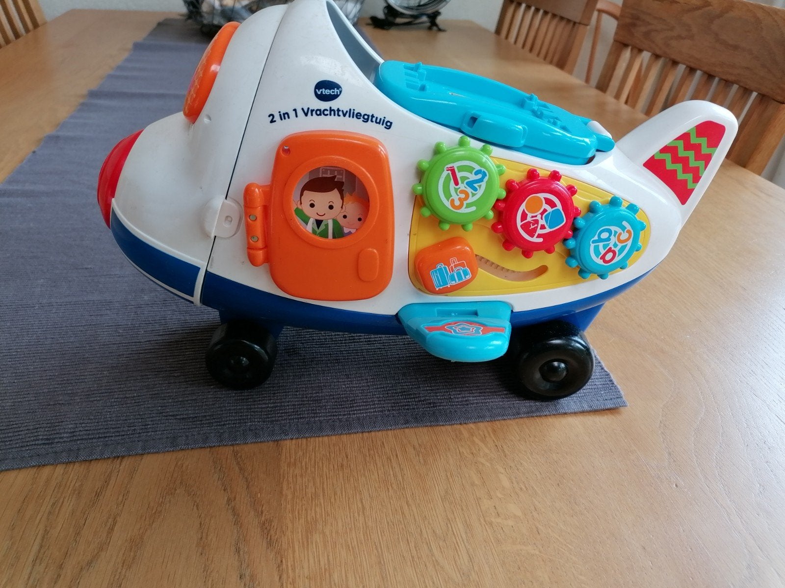 VTech 2-in-1 Vrachtvliegtuig, Ophalen of Verzenden, Gebruikt, 6 maanden tot 2 jaar