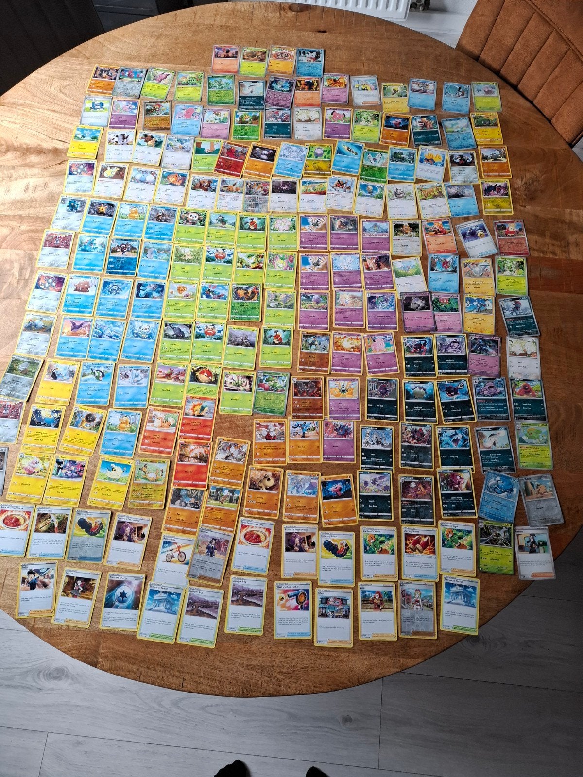 Bulk Pokémon kaarten met reverse holo's en twee gewone holo', Hobby en Vrije tijd, Ophalen of Verzenden, Gebruikt, Meerdere kaarten