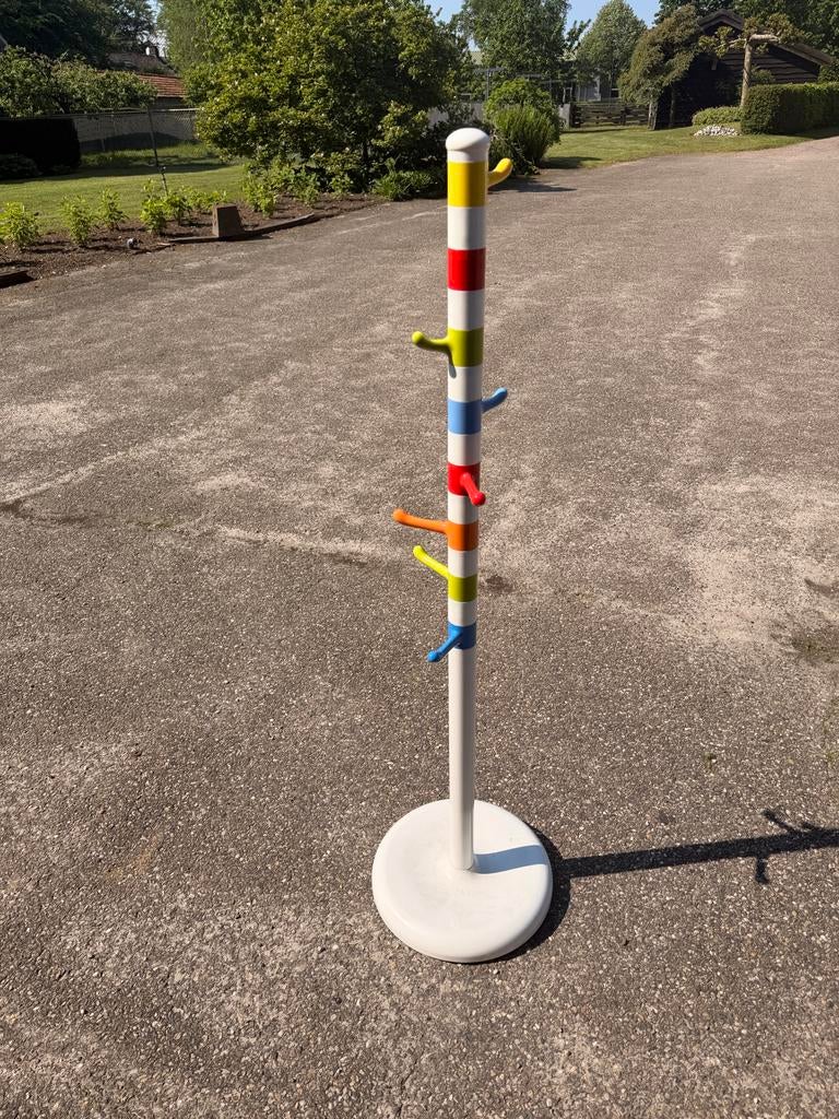 Kleurrijke degelijke zware kapstok voor kinderen, Ophalen, Kunststof, 100 tot 150 cm, Zo goed als nieuw