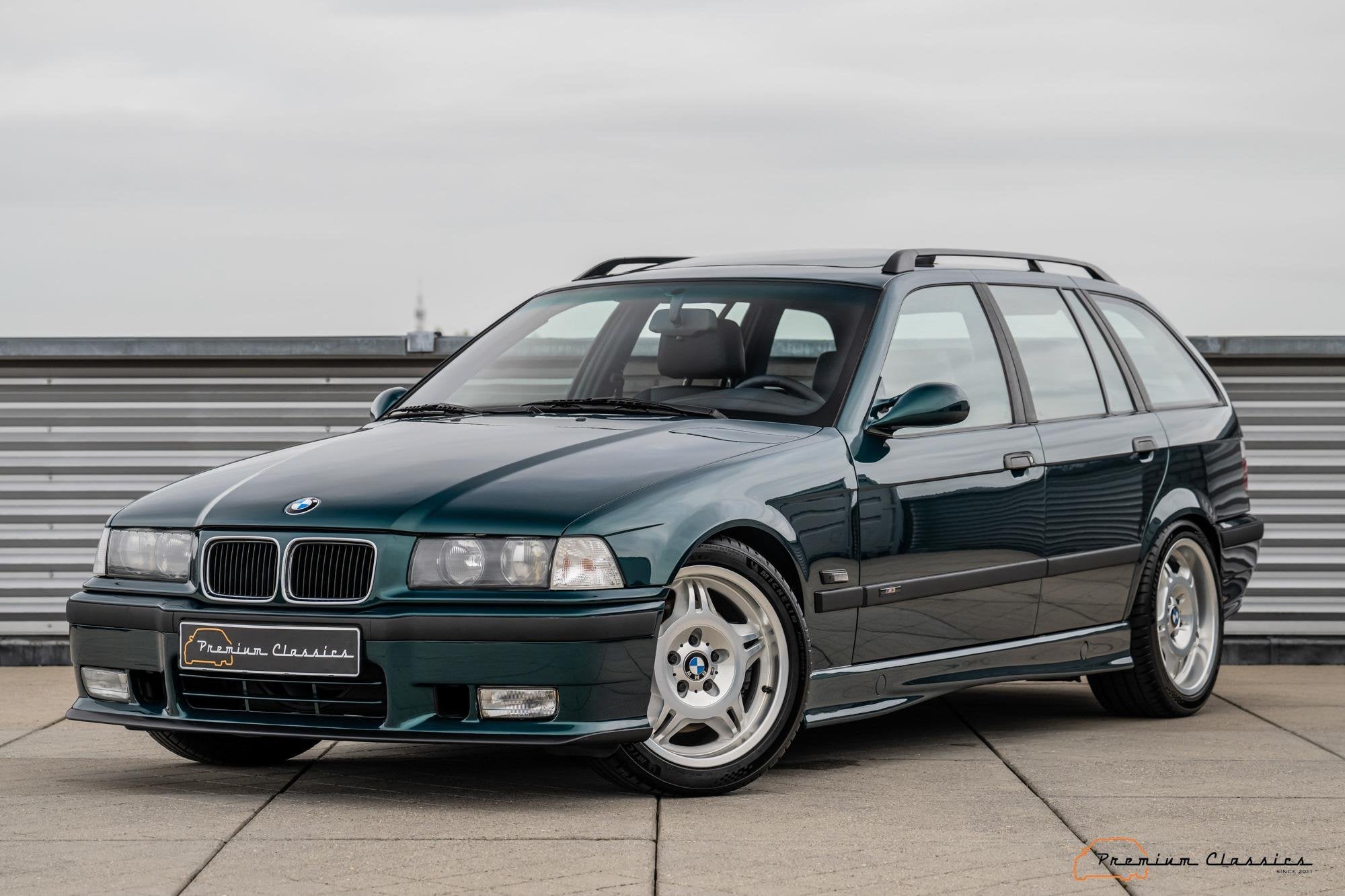 BMW M3 E36 Touring | Custom Built | New Condition | Limited, Achterwielaandrijving, Gebruikt, Zwart, Handgeschakeld