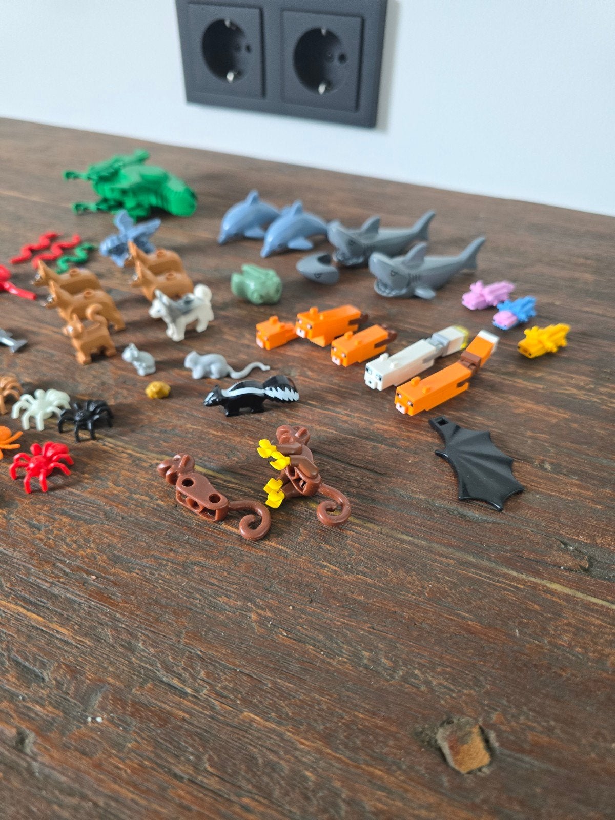 Partij lego dieren. draak, haaien, aap, slangen, honden, Ophalen of Verzenden, Zo goed als nieuw, Compleet, Lego