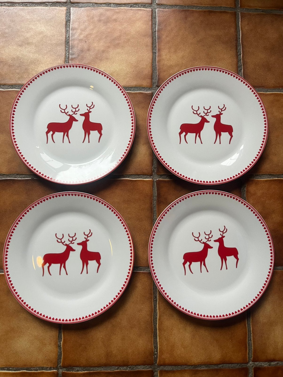 Set 4 Kerst Dinerborden 29cm - Rendier met Hartjes, Diversen, Ophalen of Verzenden, Zo goed als nieuw