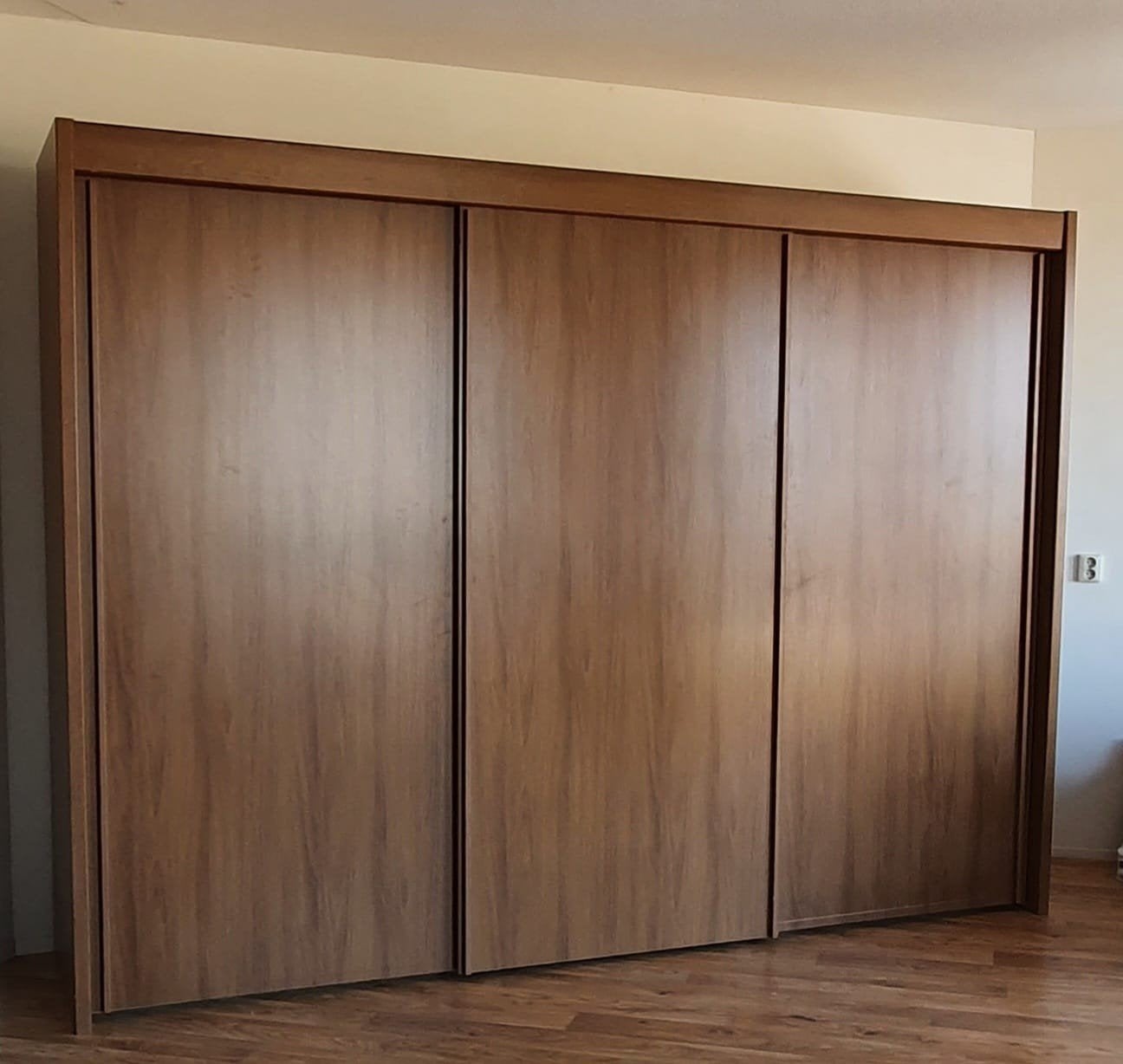 Gratis: Houten Schuifdeurenkast - 300x220x66cm, Ophalen, Met deur(en), Gebruikt, 200 cm of meer
