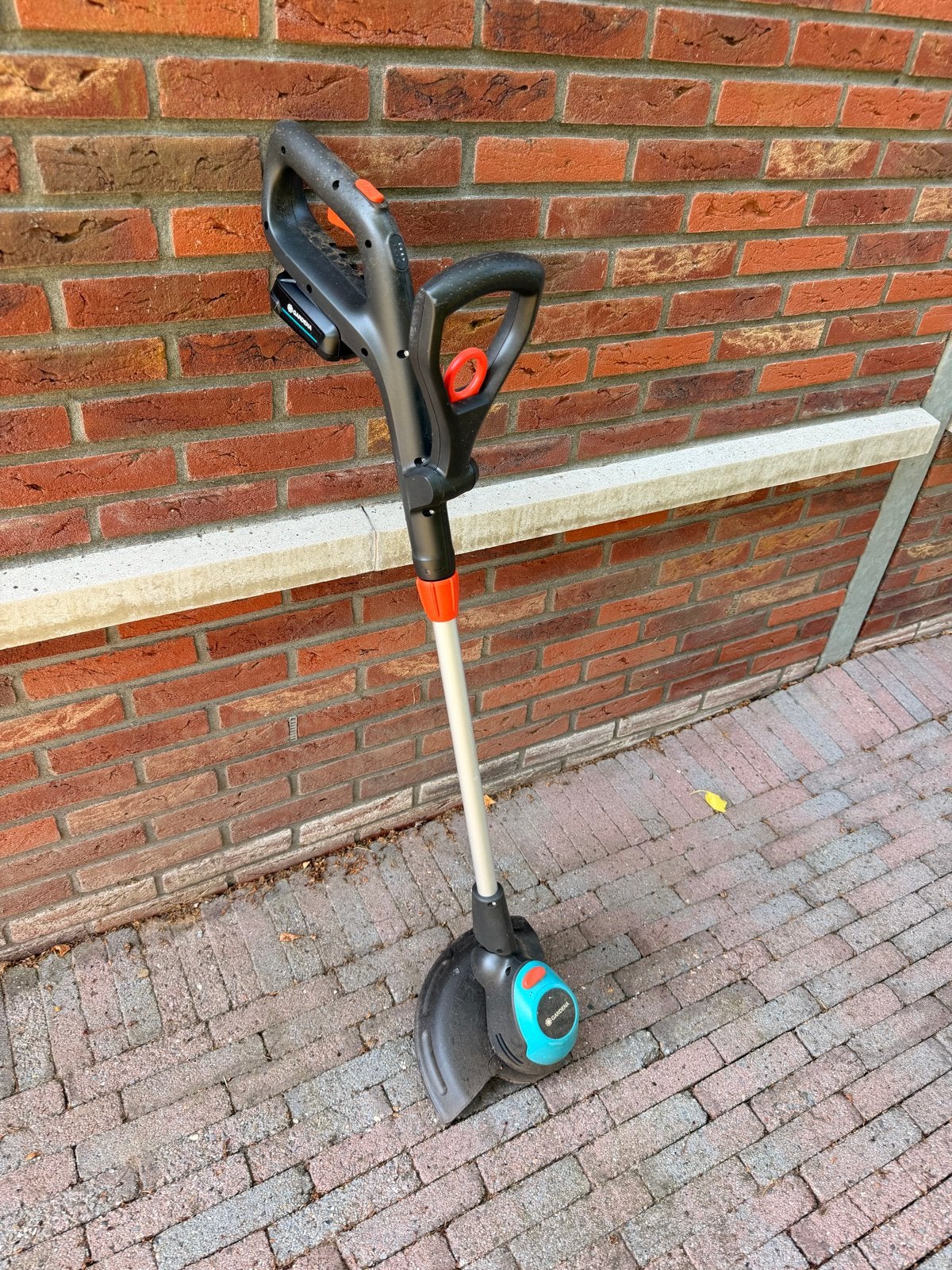 Gardena kanten trimmer perfecte accu (trimmer zelf defect), Ophalen, Gebruikt, Accu
