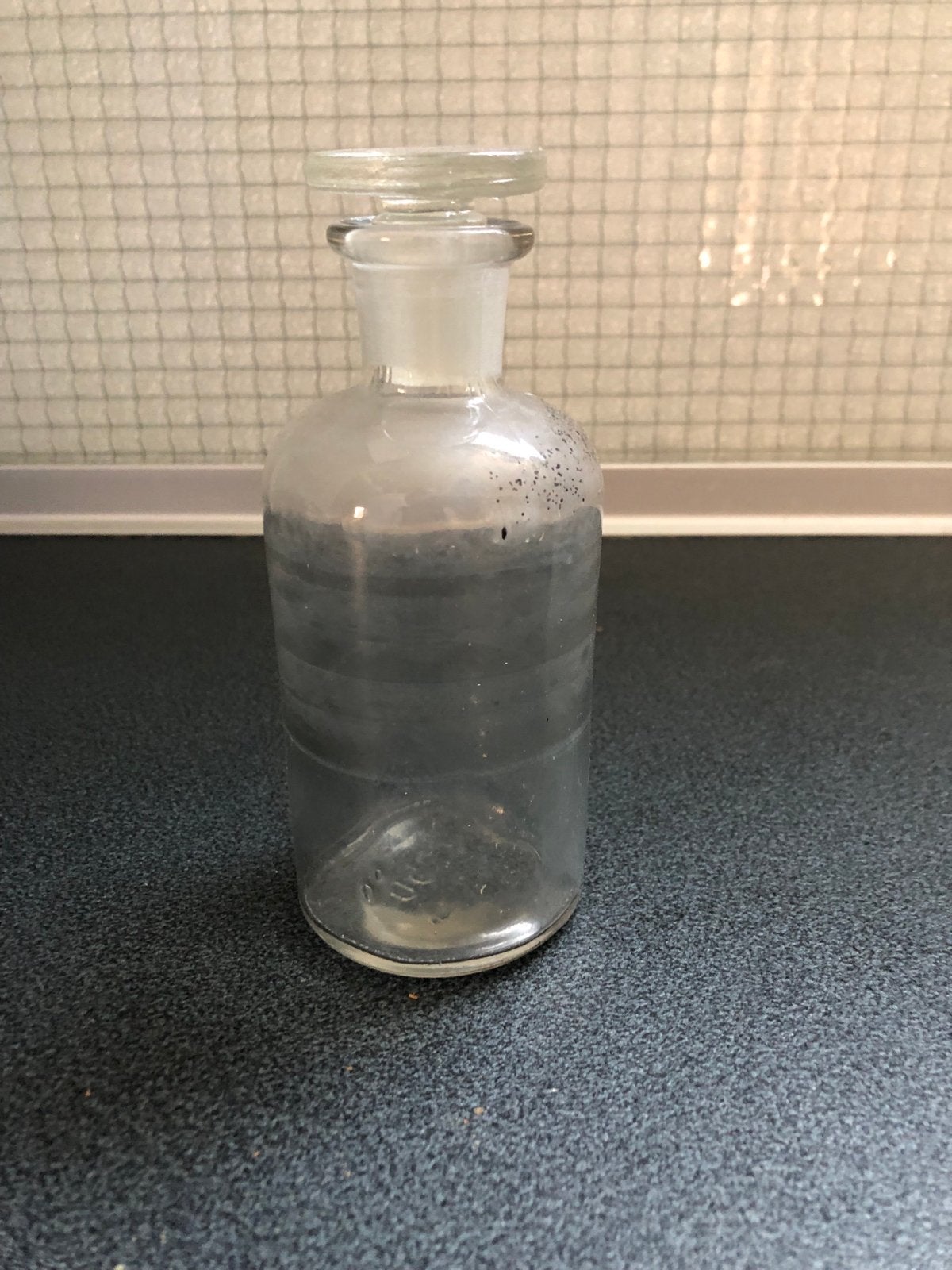 Antieke glazen apothekersfles met stop - 250 ml, Antiek en Kunst, Antiek | Glas en Kristal, Ophalen of Verzenden