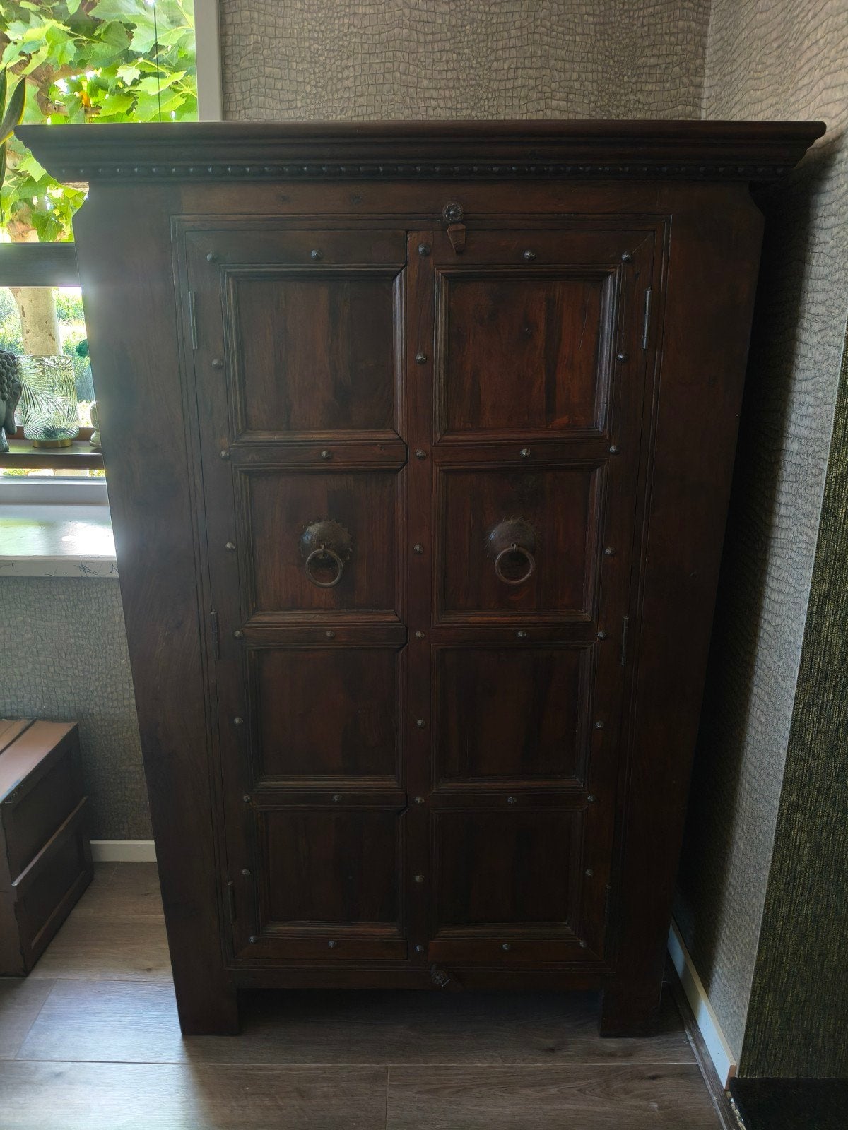 Unieke massief houten kast met oosterse details, Ophalen