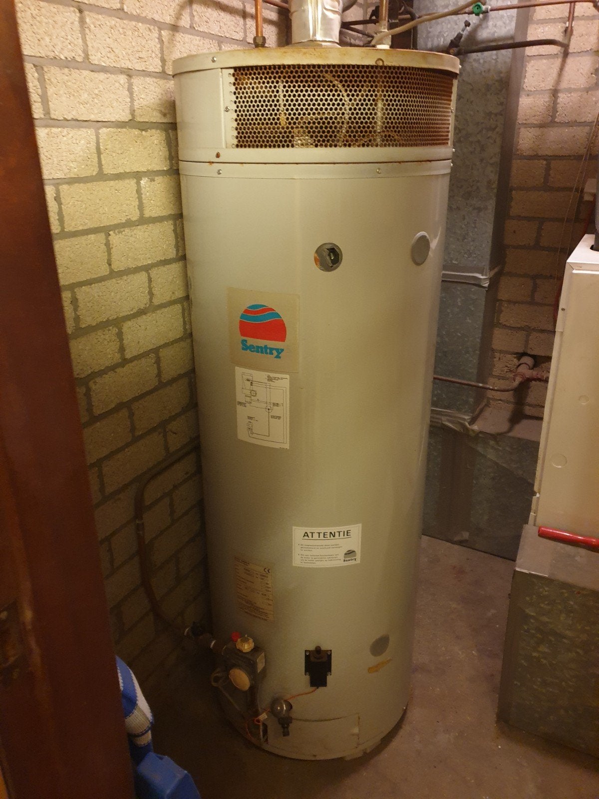 Sentry gasboiler met ventilator 190 ltr, Doe-het-zelf en Verbouw, 100 liter of meer, Ophalen, Gebruikt, Geiser