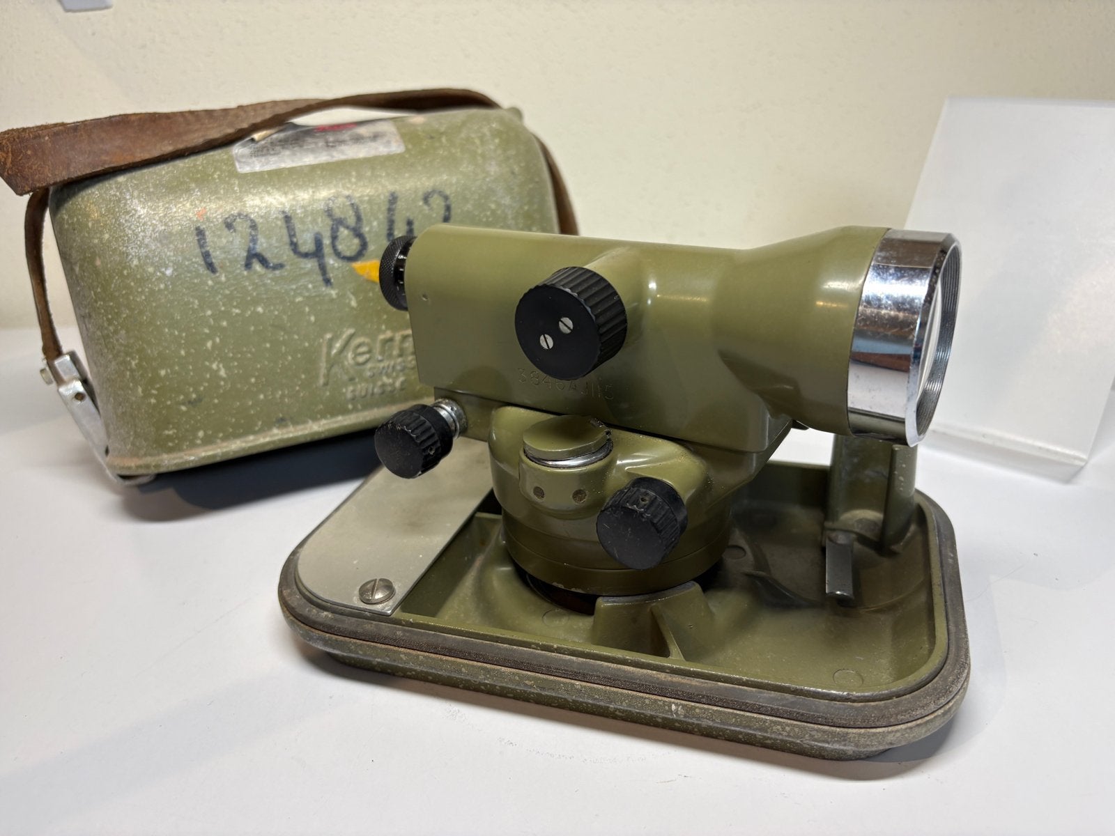 Kern Swiss Nivelleerapparaat met Koffer - Vintage Landmeetku, Antiek en Kunst, Antiek | Gereedschap en Instrumenten, Ophalen of Verzenden