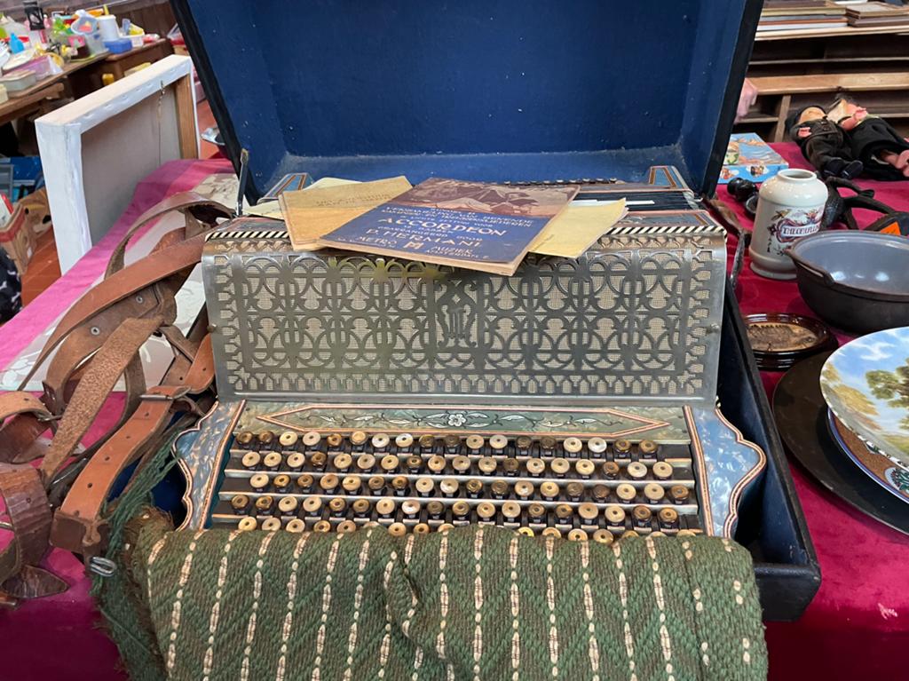 Knoppenaccordeon Stradivari met draagriem in koffer, Muziek en Instrumenten, Accordeons, Ophalen, Zo goed als nieuw, Overige merken