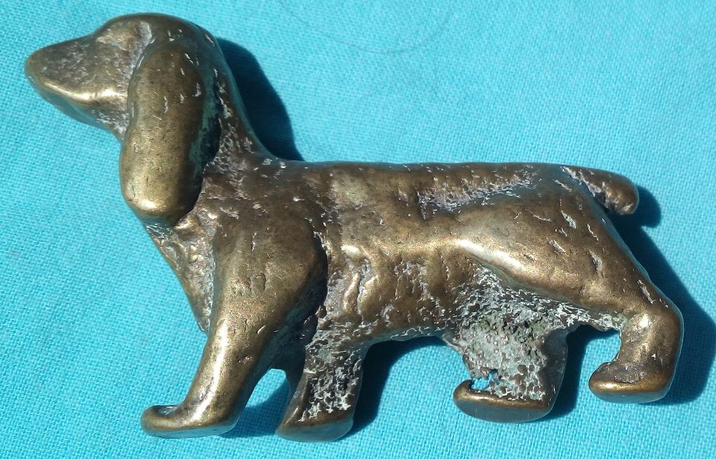 19 de EEUWS MESSING BEELDJE VAN EEN LOPENDE HOND, Verzenden