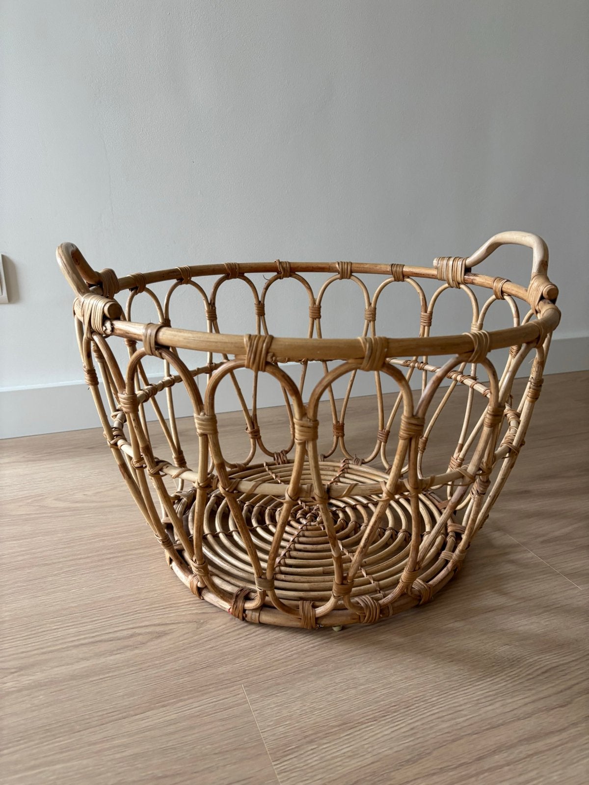 Rotan mand, Ophalen, Gebruikt, Mand, Rond