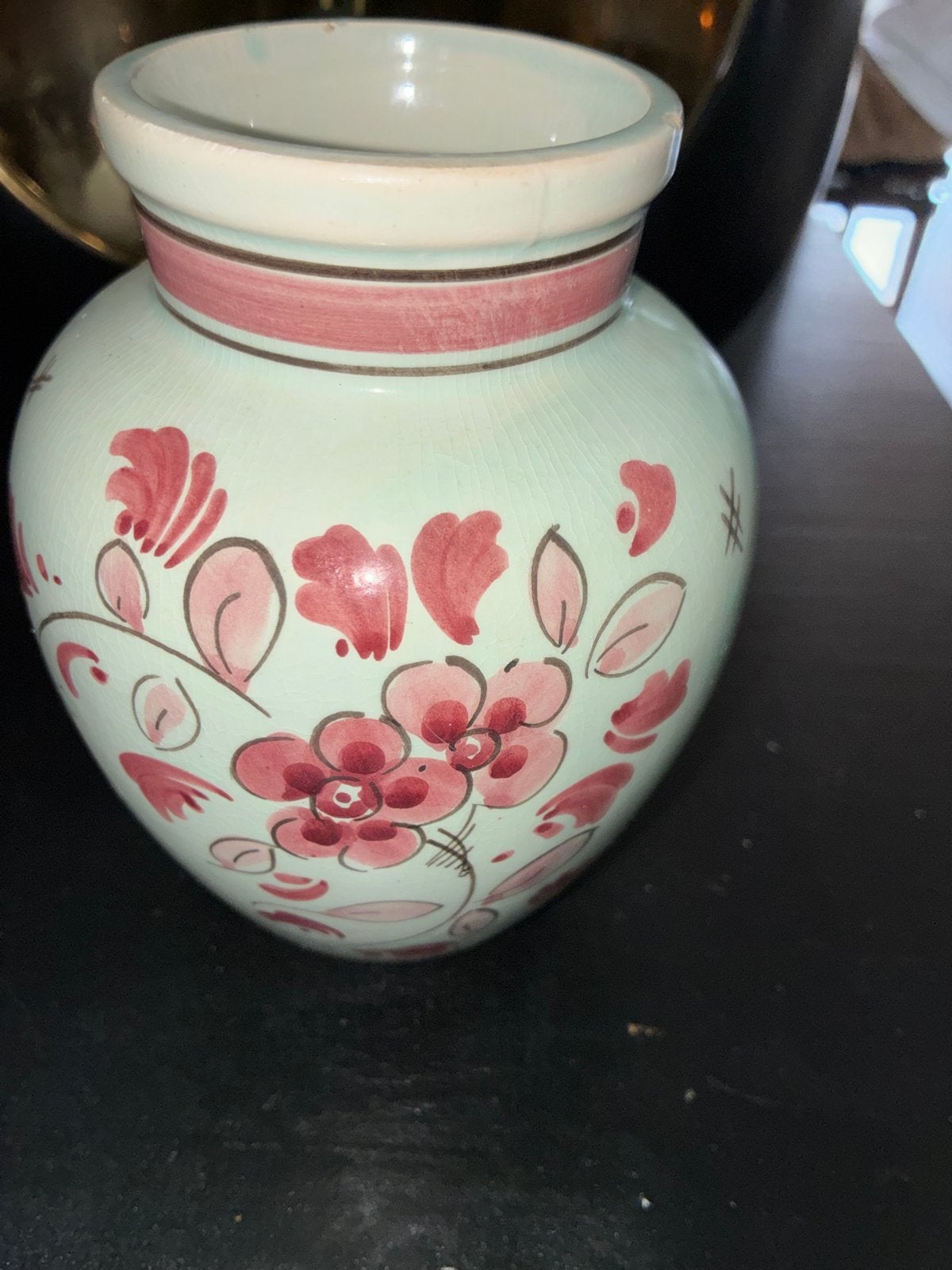 Handgeschilderde Delfts Holland vaas met molens en bloemen, Ophalen of Verzenden