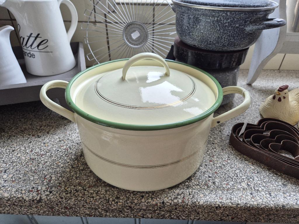 Emaille pan crème 25 cm, Antiek en Kunst, Antiek | Emaille, Ophalen of Verzenden