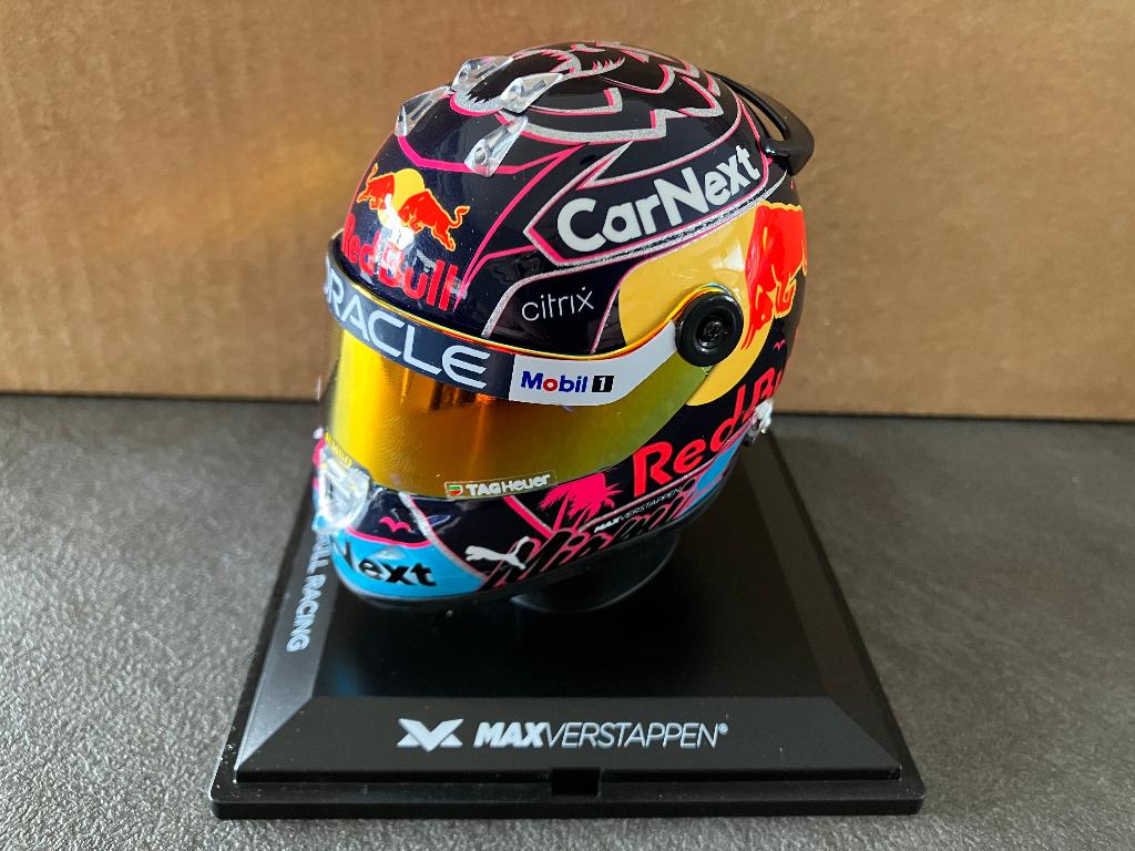 ✅ Max Verstappen 1:4 helm 2022 Miami GP Red Bull RB18, Verzamelen, Automerken, Motoren en Formule 1, Ophalen of Verzenden, Nieuw