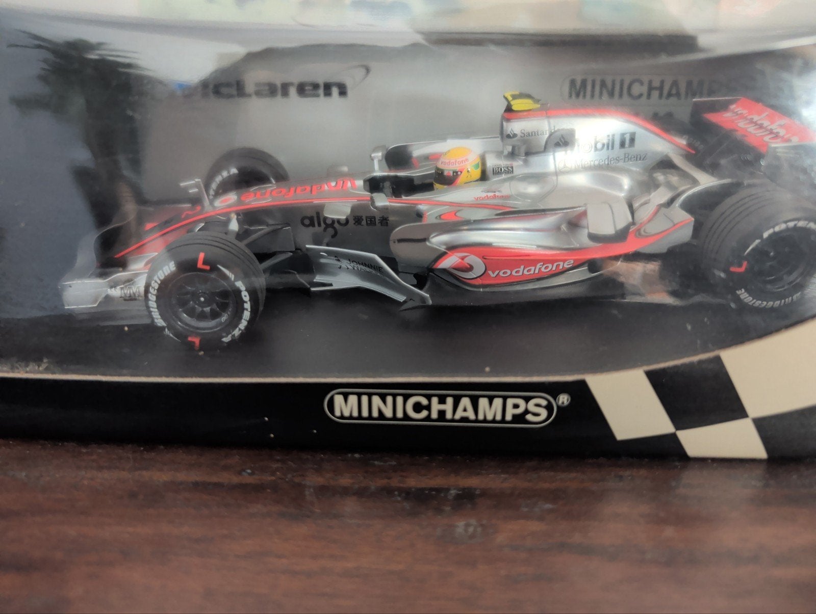 Minichamps McLaren Mercedes mp4-22 L. hamilton limited ed, Ophalen of Verzenden, Zo goed als nieuw, Auto, MiniChamps
