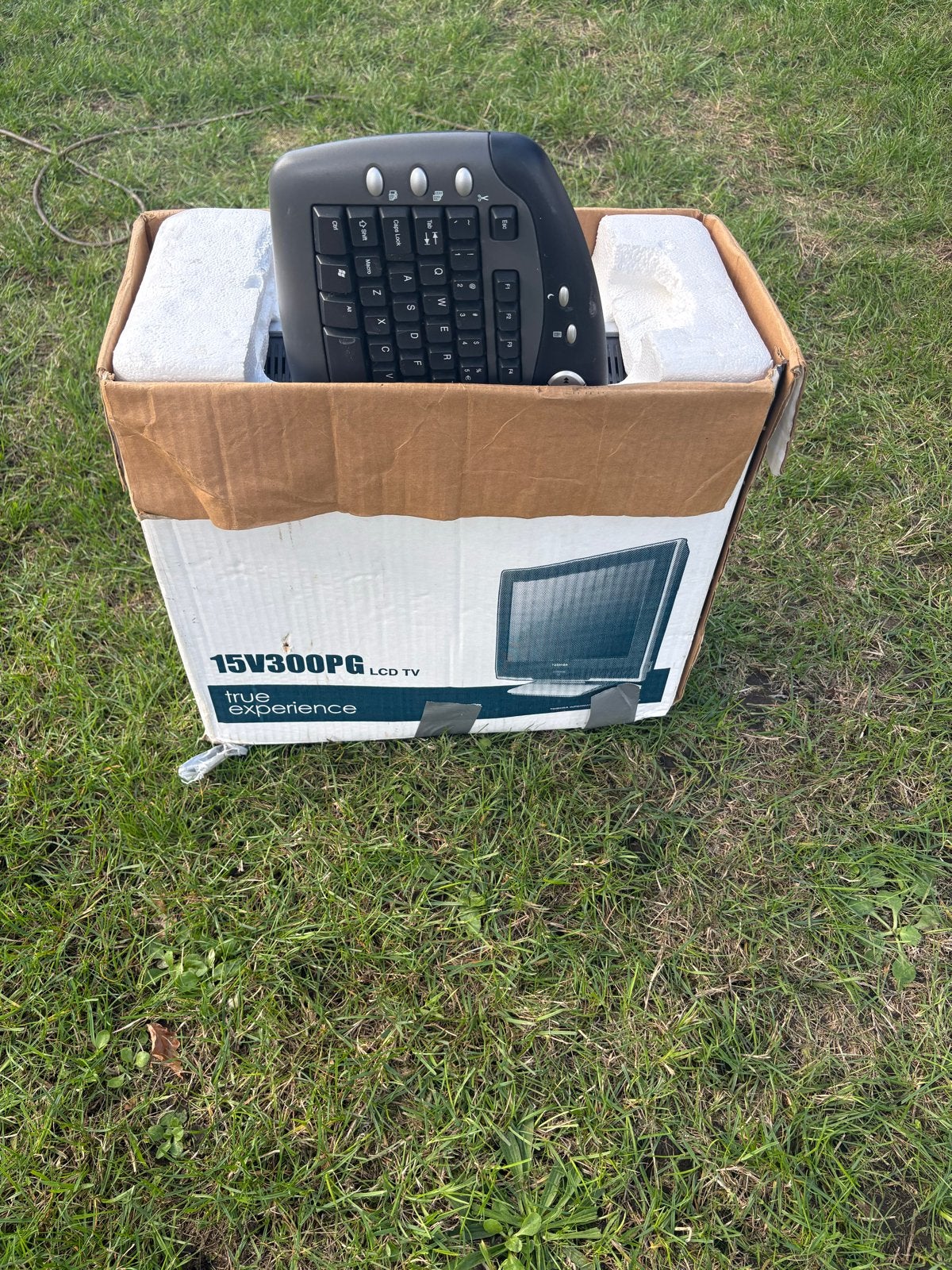 True Experience 15V300PG LCD TV Monitor, Computers en Software, Monitoren, Gebruikt, Ophalen of Verzenden, Overige typen, Onbekend
