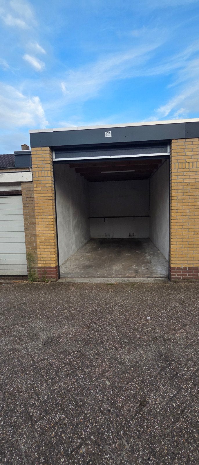 EXTRA HOGE GARAGEBOX TE HUUR | UTRECHT OVERVECHT | 18 M², Utrecht-stad