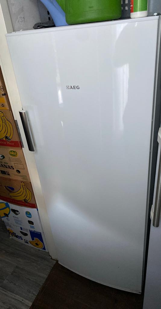 Koelkast AEG, Witgoed en Apparatuur, Vriezers en Diepvrieskisten, Ophalen, Minder dan 60 cm, 160 cm of meer, Zo goed als nieuw