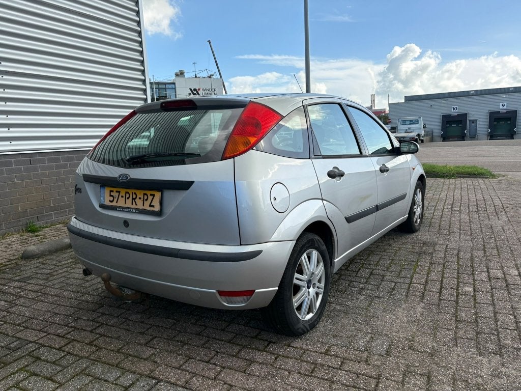Ford Focus 1.6 I Ghia 2004 Grijs, Auto's, 1596 cc, 15 km/l, 4 cilinders, 100 pk