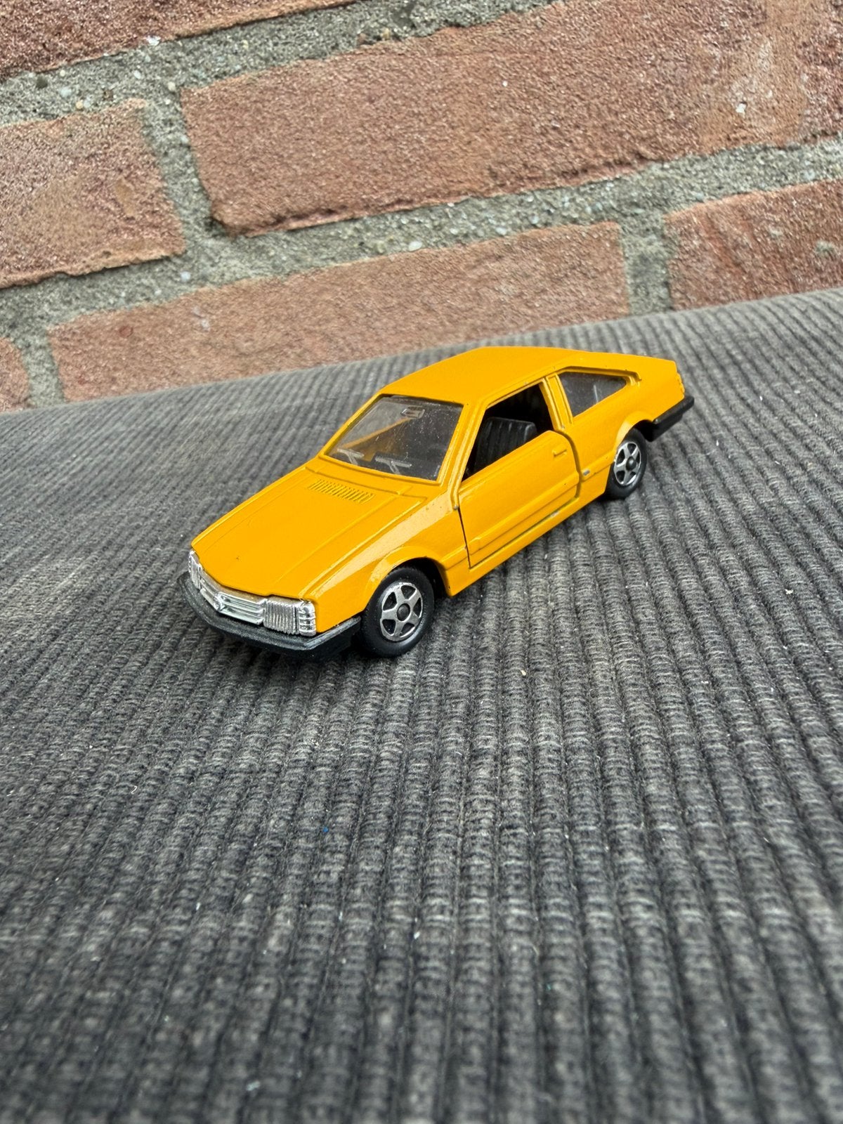 1:43 Mebetoys A-124 Opel Monza, Hobby en Vrije tijd, Ophalen of Verzenden, Gebruikt, Auto, Overige merken