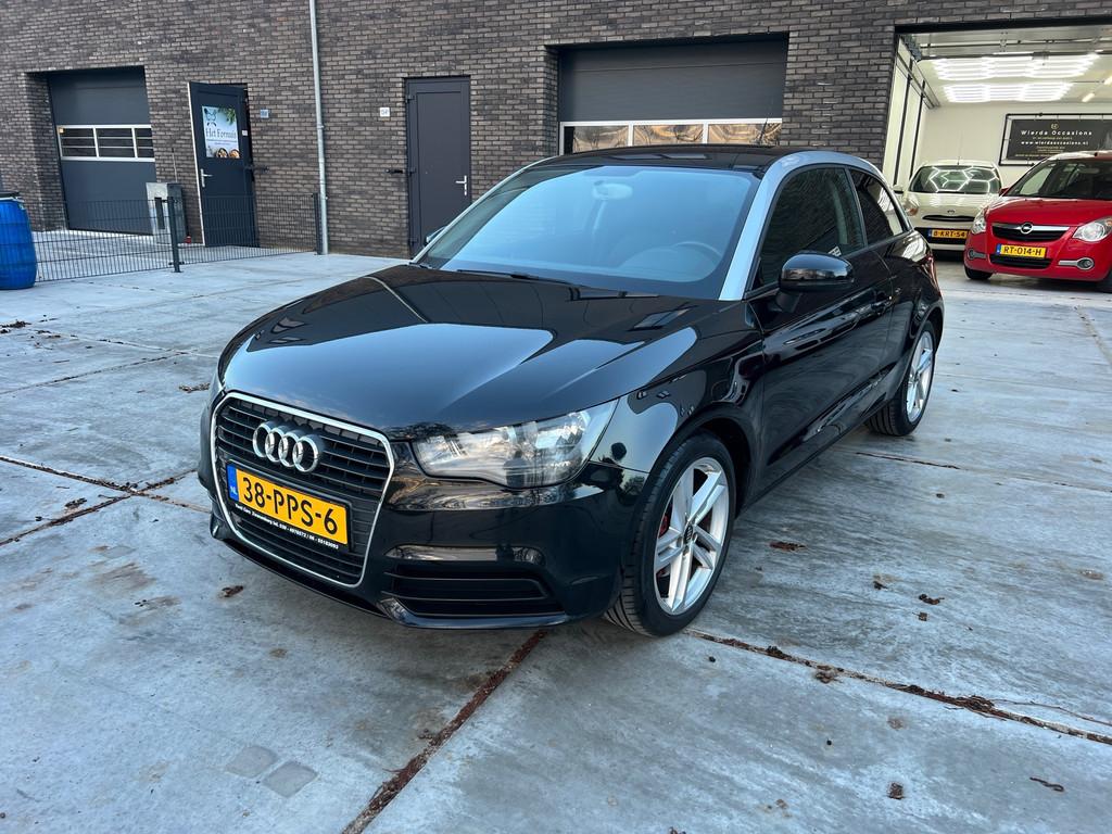 Audi A1 1.4 TFSI 119g. Attraction Pro Line Nieuwe APK, Euro 5, 4 cilinders, 4 stoelen, Leder en Stof