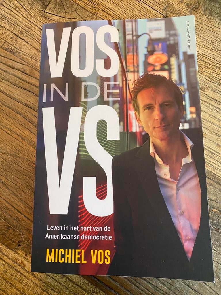 Michiel Vos - Vos in de VS, Boeken, Overige Boeken, Zo goed als nieuw, Ophalen of Verzenden