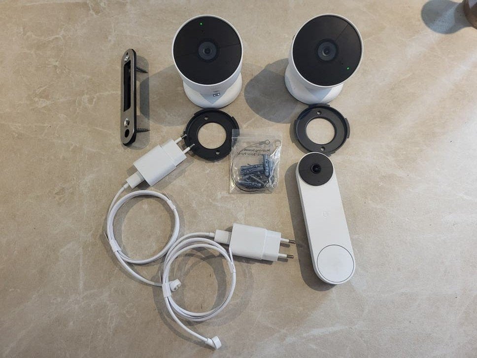 2x Google Nest Cam (batterij) en Nest Doorbell (batterij), Audio, Tv en Foto, Ophalen, Zo goed als nieuw, Buitencamera