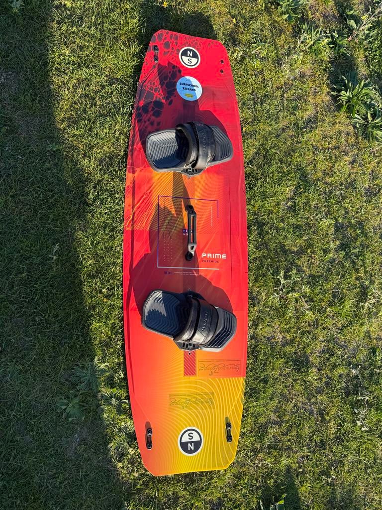 North Prime 148x44 inclusief Flex bindingen, Watersport en Boten, Twintip, Kiteboard, Ophalen of Verzenden, E
