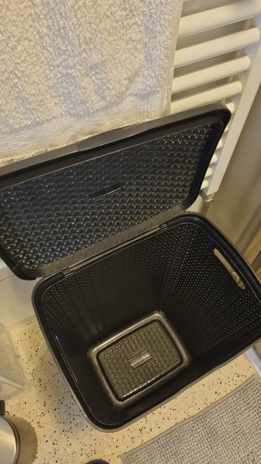 Zo goed als nieuwe wasmand, Ophalen, Zo goed als nieuw, Zwart, Kunststof