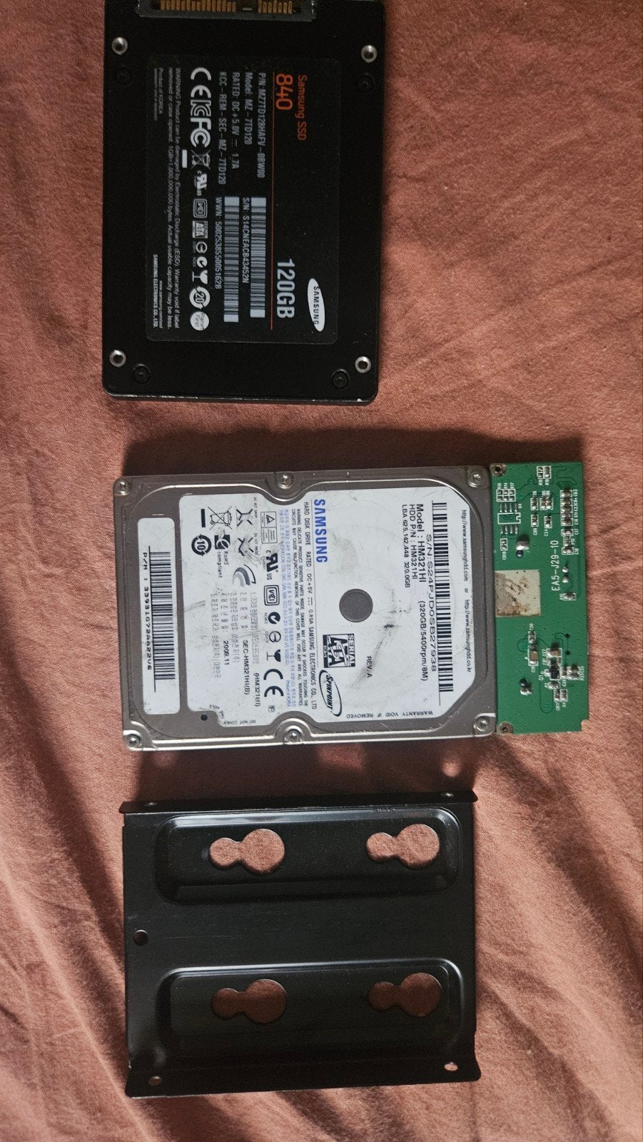 Samsung SSD 120GB en HDD 320GB met bracket, Intern, Gebruikt, Server, Ophalen of Verzenden