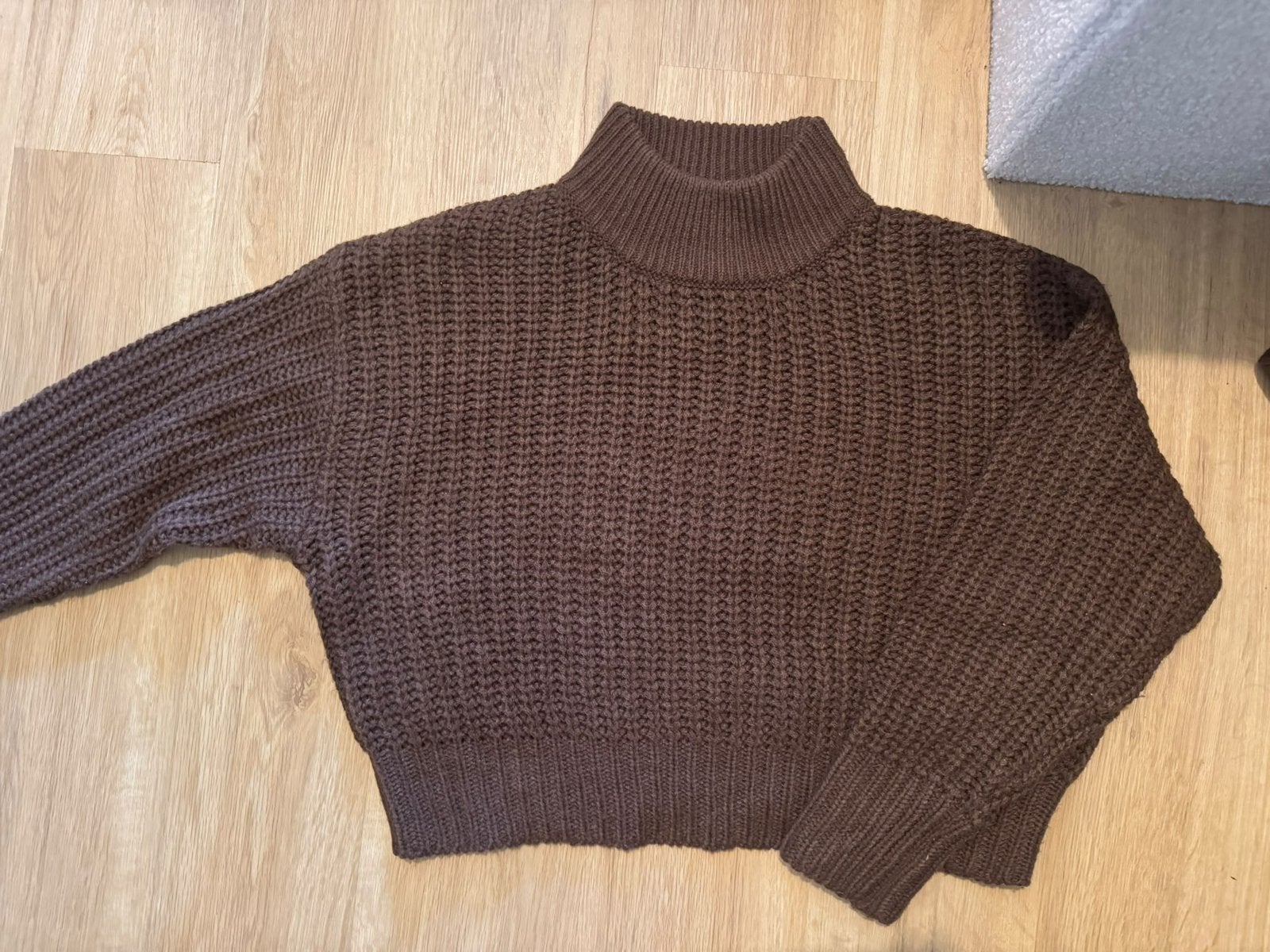 Leuke gebreide korte coltrui bruin, Kleding | Dames, Ophalen of Verzenden, Zo goed als nieuw, Maat 36 (S), Bruin