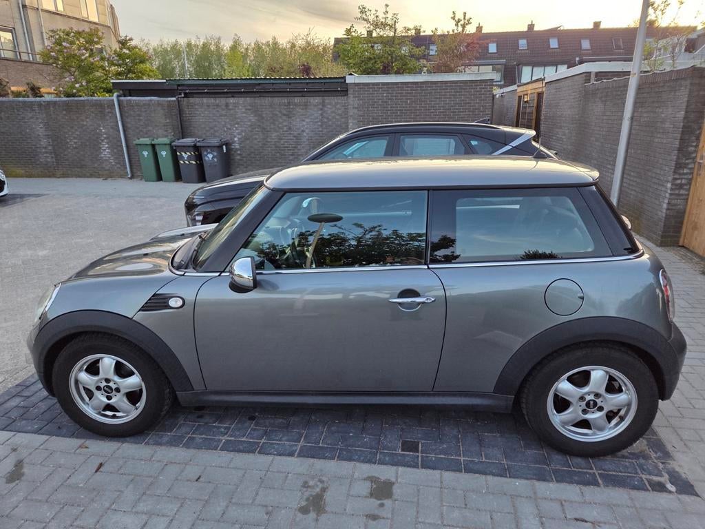 Mini 1.4 16V ONE 55KW 2009 Grijs 169.451 km, Auto's, Voorwielaandrijving, 4 cilinders, 4 stoelen, Origineel Nederlands