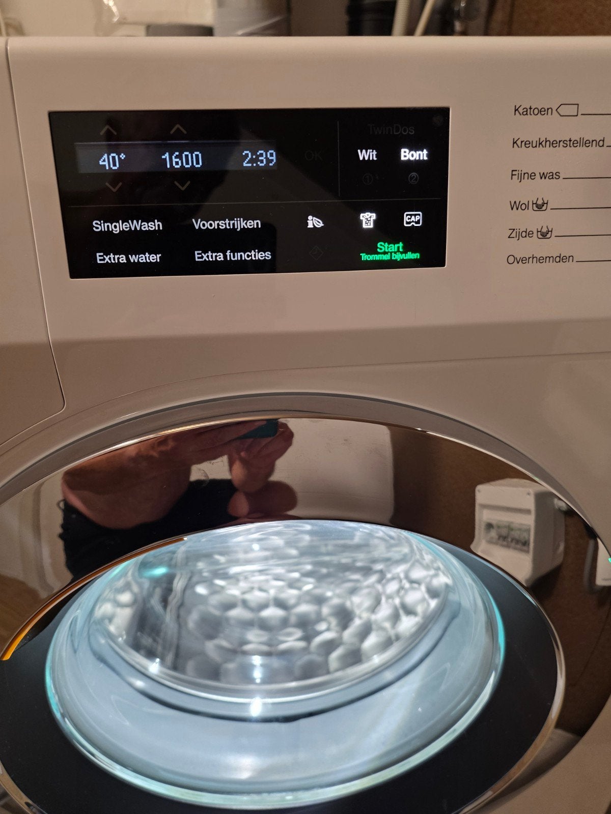 MIELE WEI 875WPS POWERWASH 2.0 &TWINDOS 9KG 1600T licht in d, Ophalen, 8 tot 10 kg, Voorlader, Energieklasse A of zuiniger