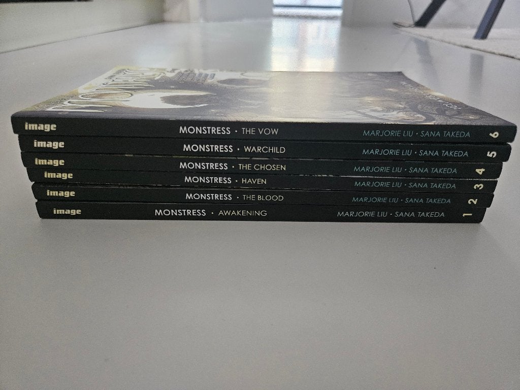 Monstress graphic novels vols 1–6 bundle, English, Boeken, Meerdere comics, Verzenden, Gelezen, Amerika