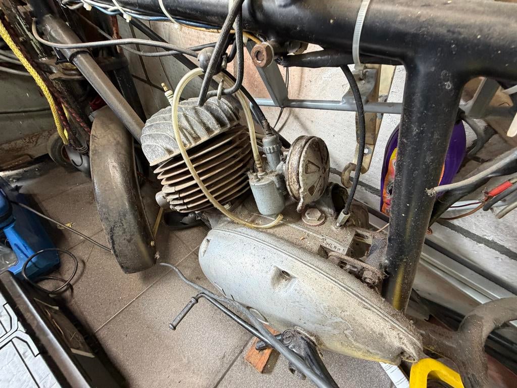 JLO motorfiets opknapper 150 cc compleet, Doe-het-zelf en Verbouw, Motoren, Ophalen of Verzenden, Gebruikt, Benzinemotor