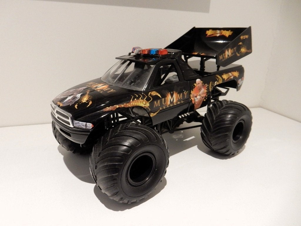 Revell 1534 The Mummy Returns Dodge Monster truck 1/25, Hobby en Vrije tijd, Modelauto's | 1:24, Ophalen of Verzenden, Gebruikt