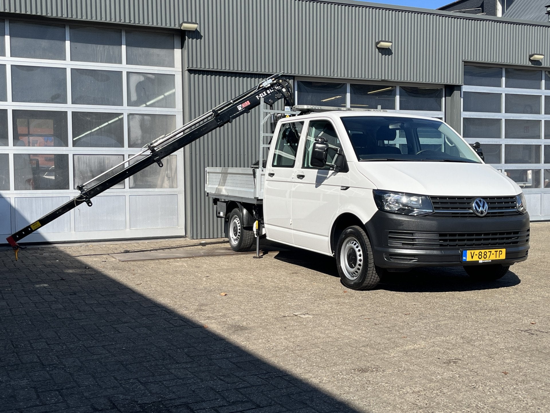 Volkswagen Transporter 2.0 TDI L2H1 DC Euro 6 Hiab 013T Laad, Auto's, Gebruikt, Euro 6, 4 cilinders, Volkswagen