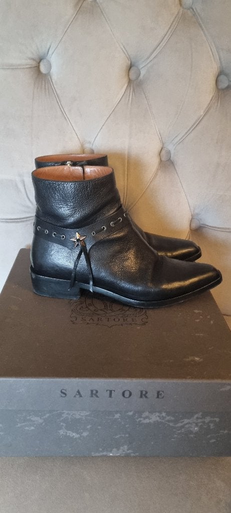 Sartore Italiaanse leren korte laarsjes zwart maat 38.5, Kleding | Dames, Sartore, Zwart, Lage of Enkellaarzen, Ophalen of Verzenden