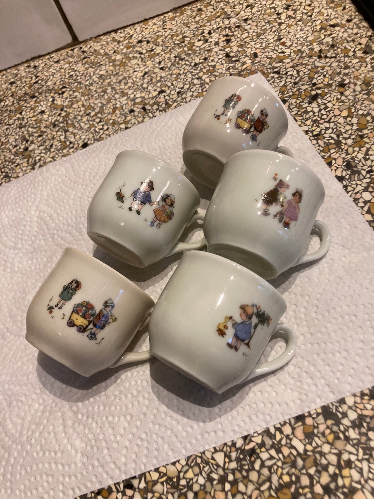 Set oude kopjes kinderserviesje, Ophalen of Verzenden, Zo goed als nieuw