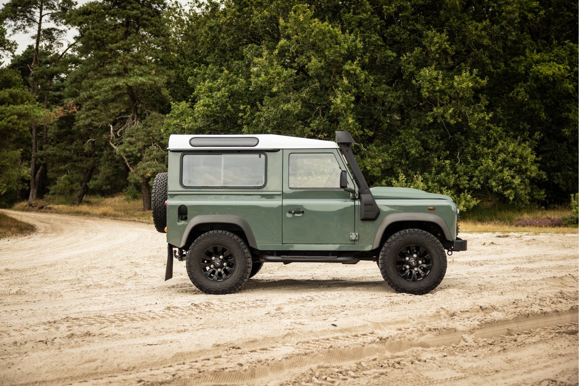 Land Rover Defender 2.4 Tdci Station Wagon Commercial Keswic, Stof, Gebruikt, 122 pk, 10 km/l