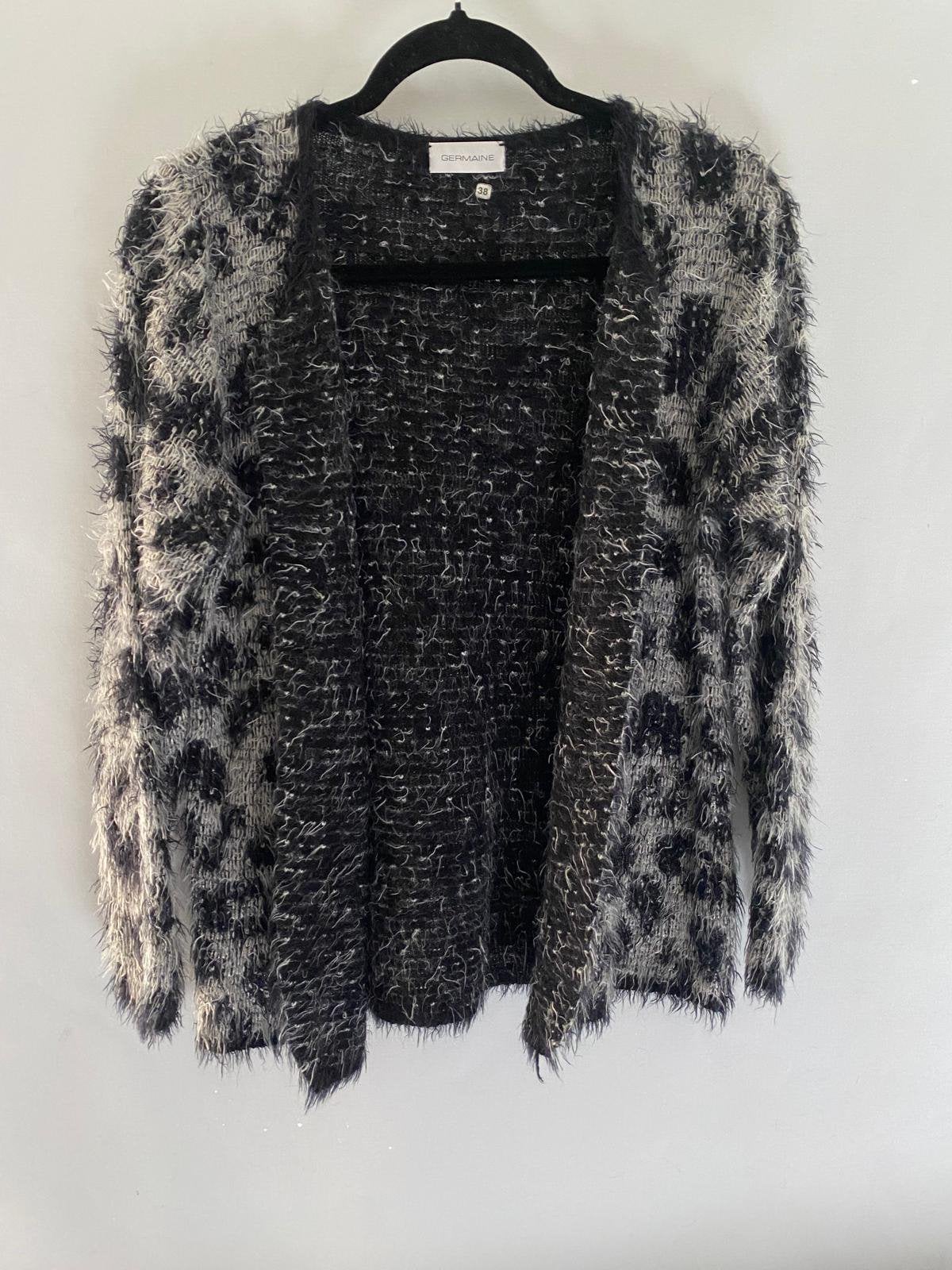Germaine fluffy vest met luipaardprint –  maat M / 38, Ophalen of Verzenden, Zo goed als nieuw, Maat 38/40 (M), Grijs