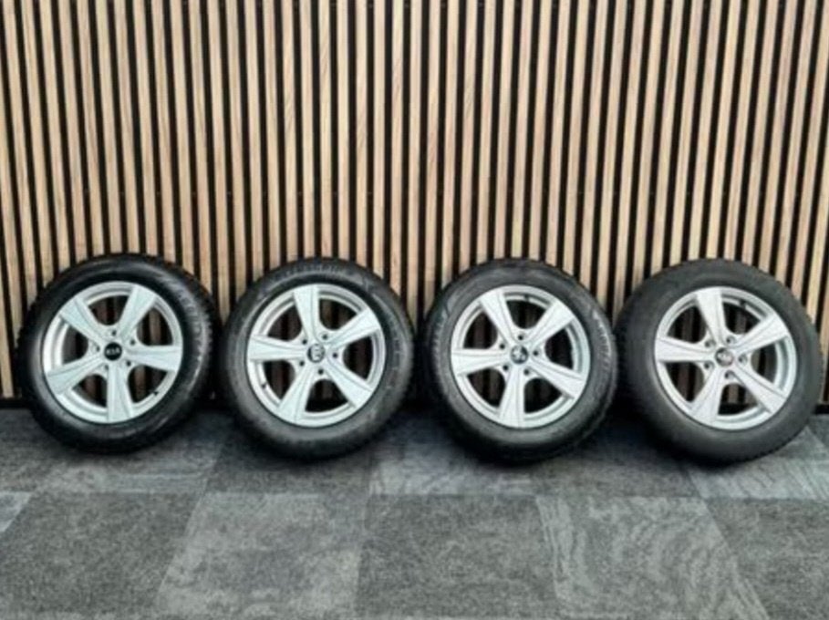 Bijna nieuwe winterbanden kia Niro–hoge kwaliteit Goodyear, Ophalen, Gebruikt, 16 inch, Banden en Velgen