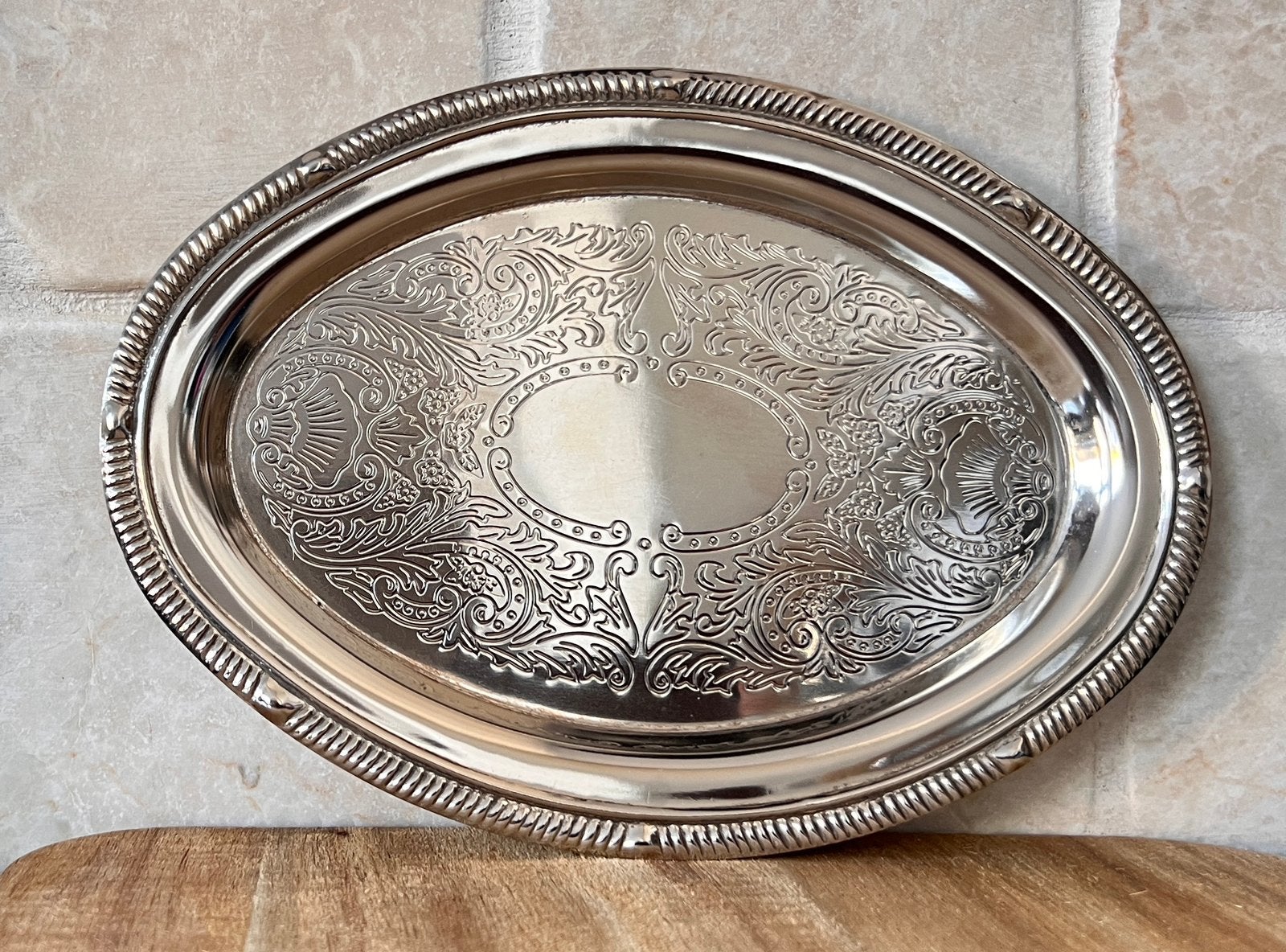 Prachtig Vintage Verzilverd Schaaltje met Gravure (19x13 cm), Antiek en Kunst, Antiek | Goud en Zilver, Ophalen of Verzenden, Zilver