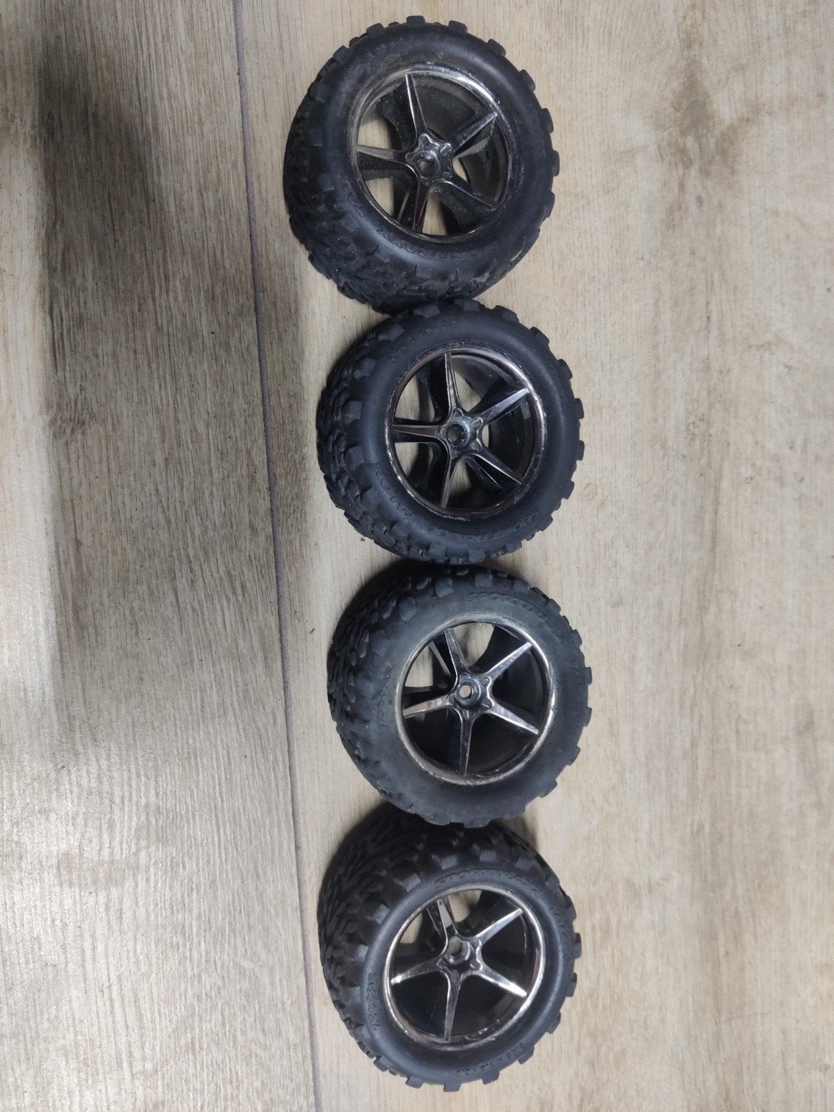 RC Auto Banden en Velgen Set - Gebruikt, Hobby en Vrije tijd, Ophalen of Verzenden, Gebruikt, Auto