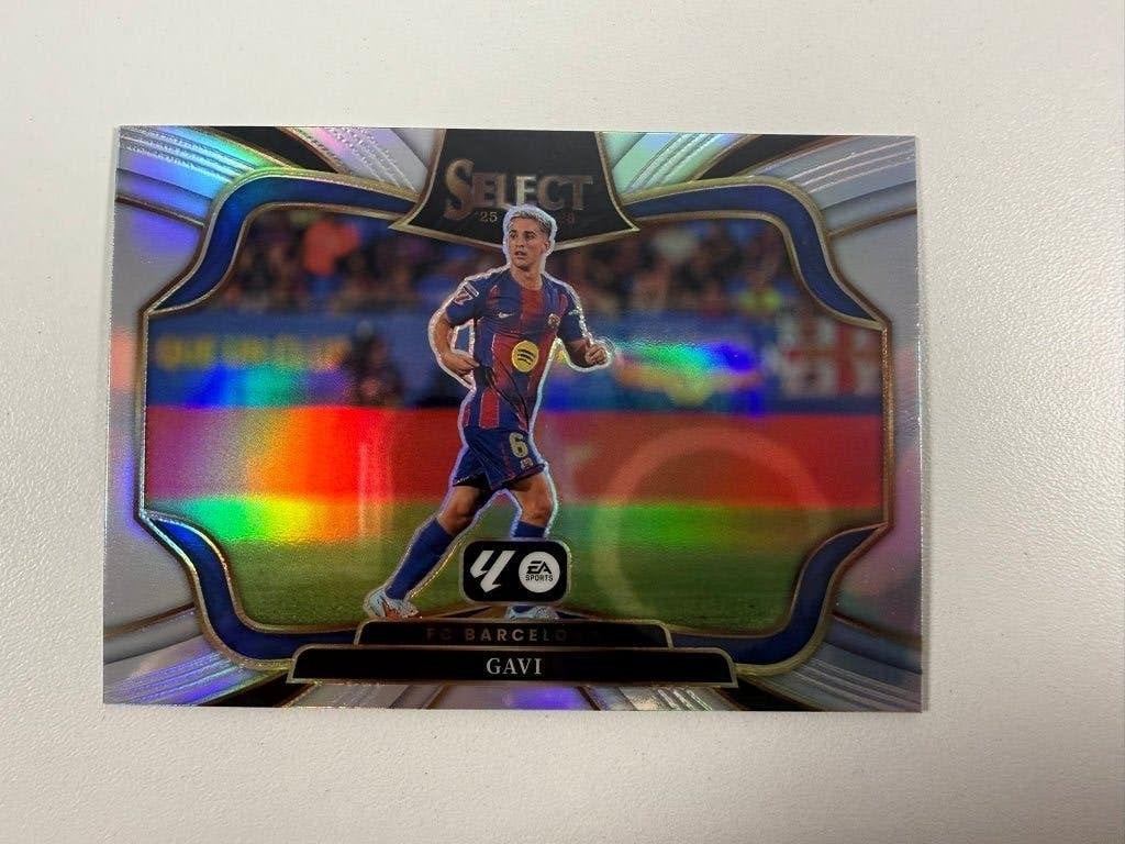 238 Gavi Silver Pandora Select La Liga 2025-26, Ophalen of Verzenden, Nieuw, Buitenlandse clubs, Poster, Plaatje of Sticker