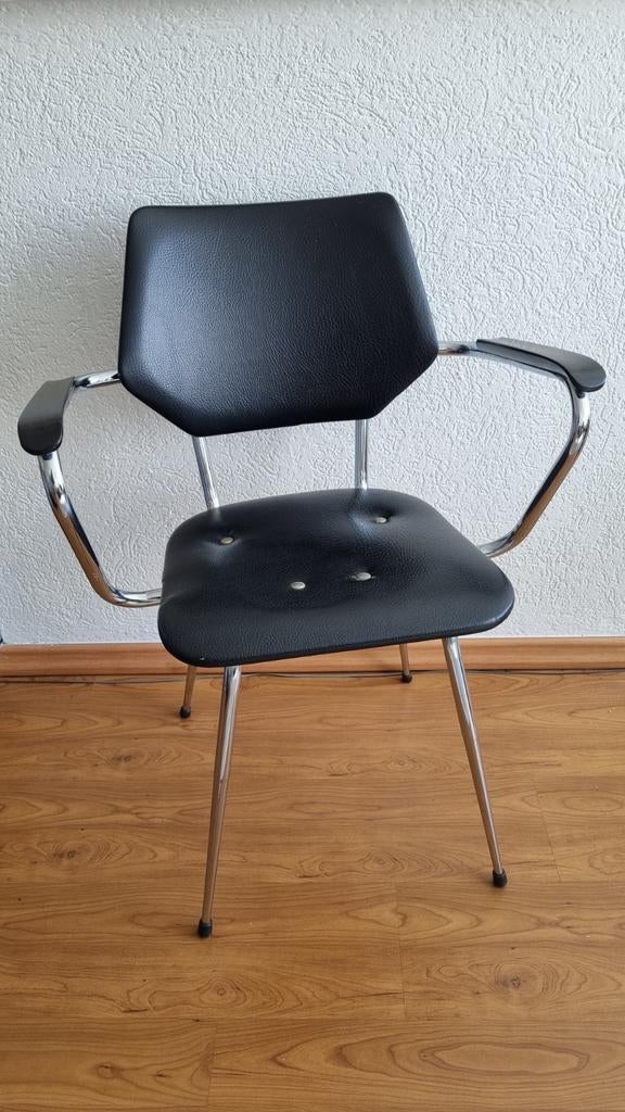Design Vintage buisframe stoel zwart armleuningen, Huis en Inrichting, Stoelen, Ophalen, Gebruikt, Twee, Zwart