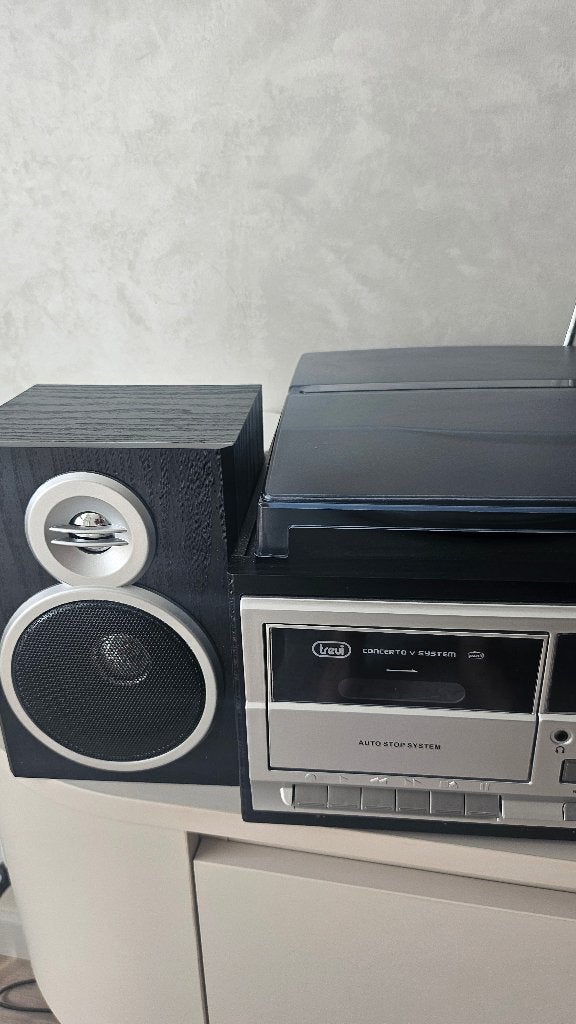 Platenspeler,radio,cassete en cd speler in 1., Ophalen, Zo goed als nieuw